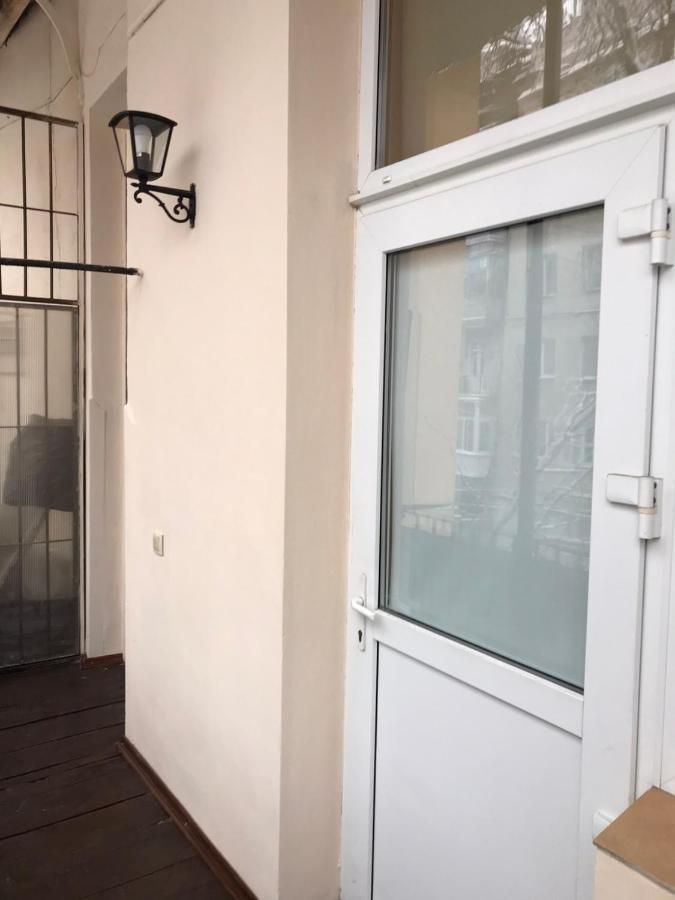 Apartments On Shevchenko Avenue ลวีฟ ภายนอก รูปภาพ